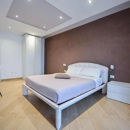 Affittacamere Karol Airport 4*