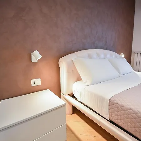 Guest house Karol Airport *