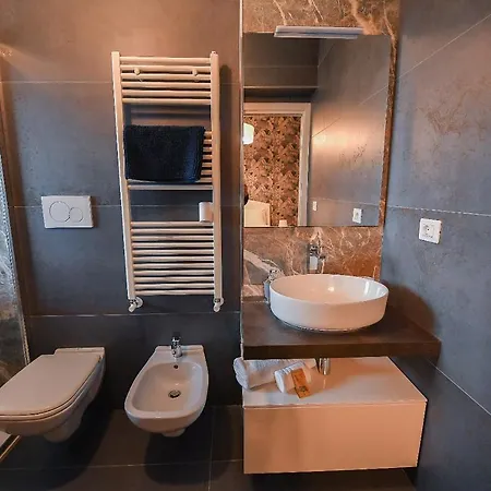 Karol Airport Guest house