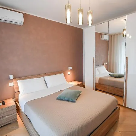 Karol Airport Guest house *
