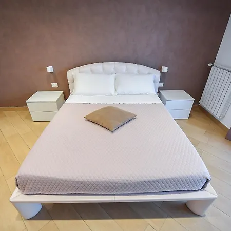 Karol Airport Guest house *