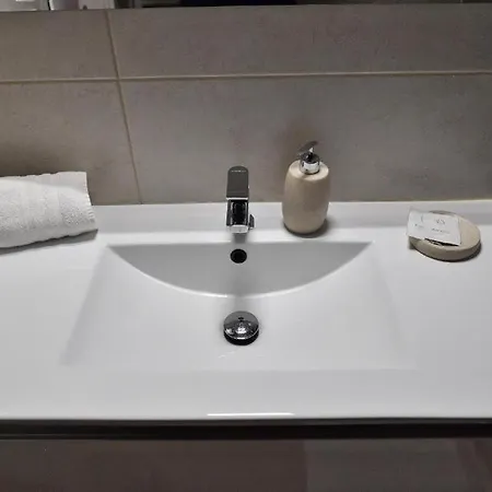 Karol Airport 4*