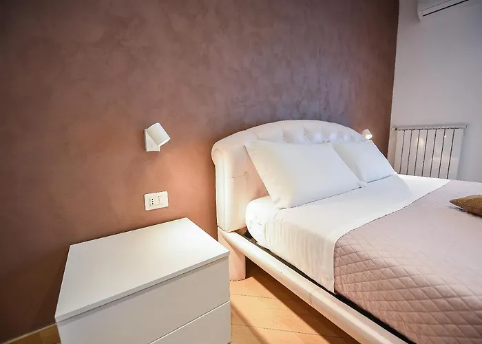 Gasthuis Karol Airport 4*